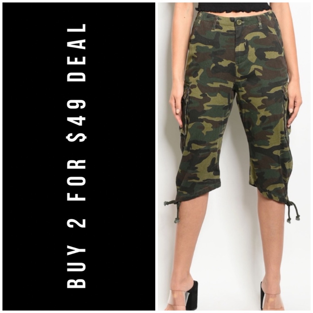 ☀️OLIVE CAMO CROPPED PANTS
